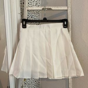 Basic White Tennis Skirt- SIZE SMALL